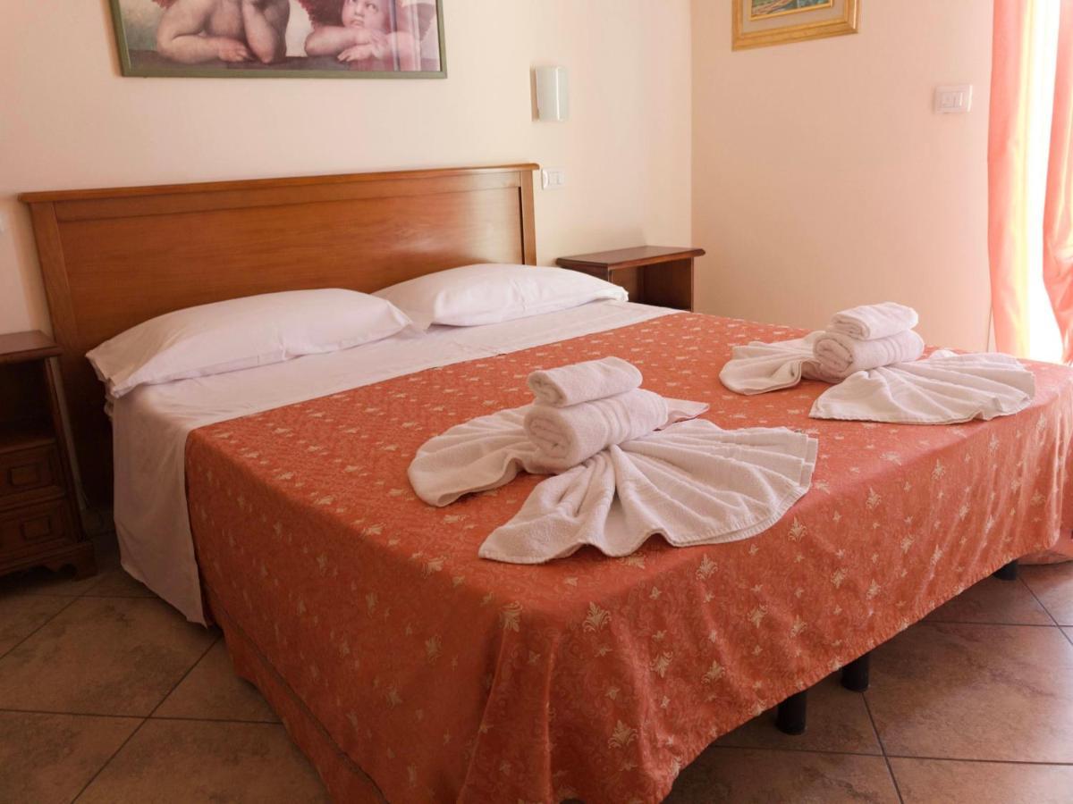 Hotel Franca ميلانو ماريتيما المظهر الخارجي الصورة