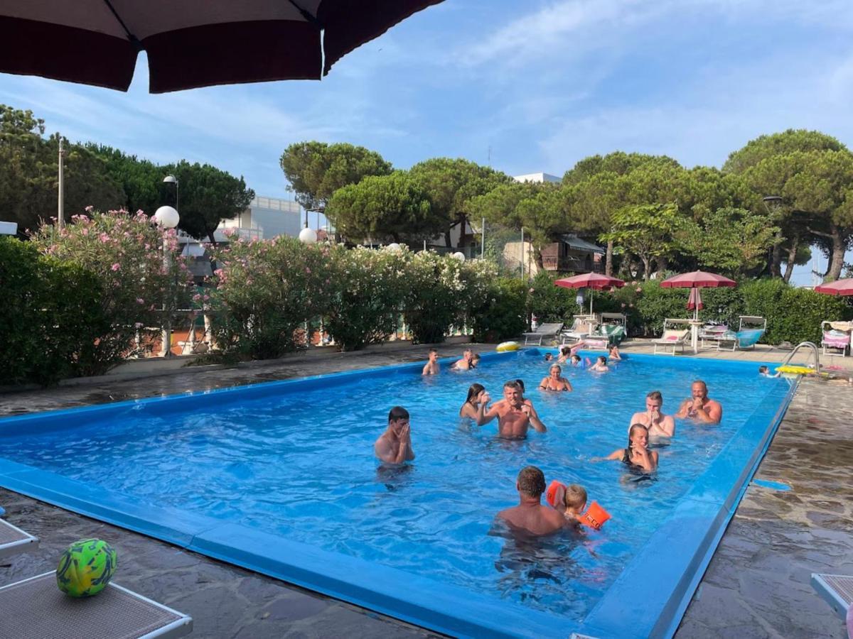 Hotel Franca ميلانو ماريتيما المظهر الخارجي الصورة