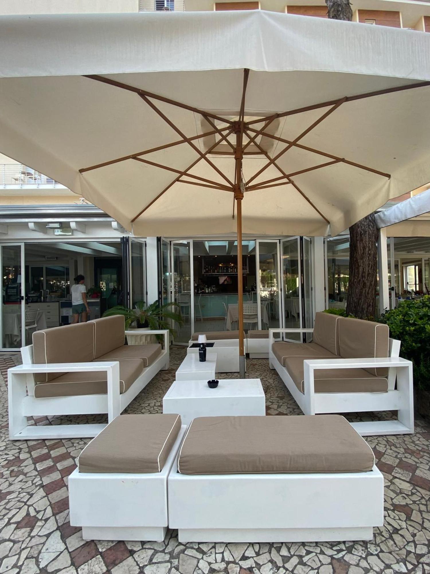 Hotel Franca ميلانو ماريتيما المظهر الخارجي الصورة