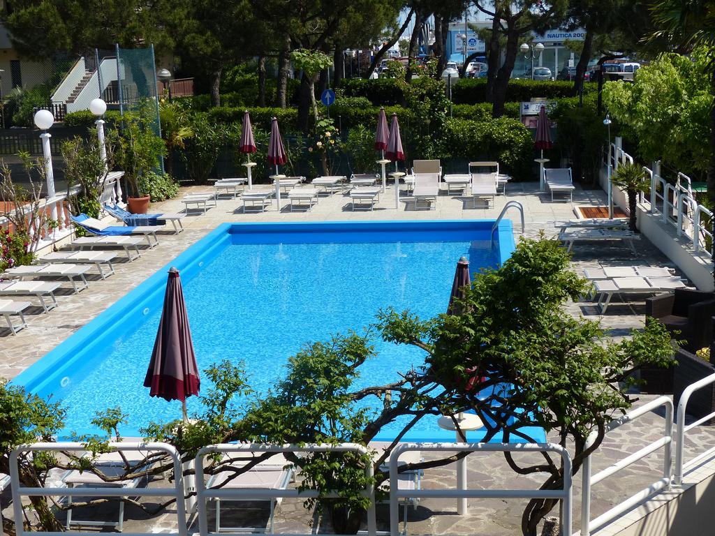 Hotel Franca ميلانو ماريتيما المظهر الخارجي الصورة