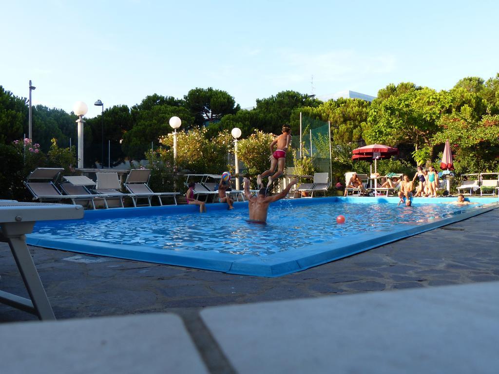 Hotel Franca ميلانو ماريتيما المظهر الخارجي الصورة