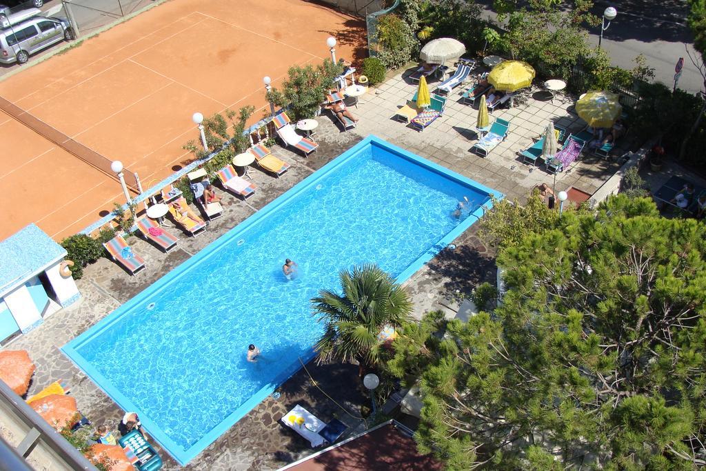 Hotel Franca ميلانو ماريتيما المظهر الخارجي الصورة