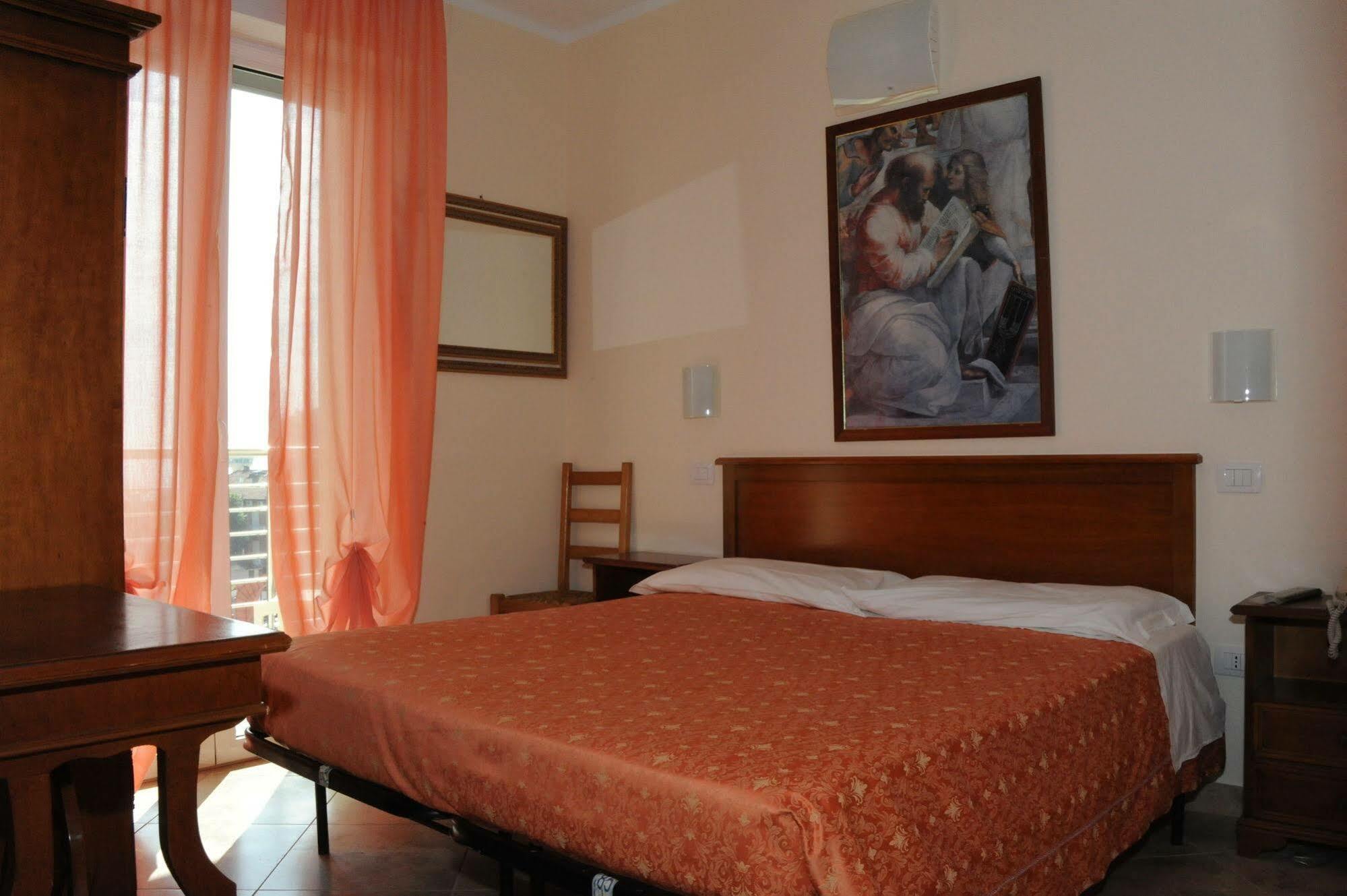 Hotel Franca ميلانو ماريتيما المظهر الخارجي الصورة