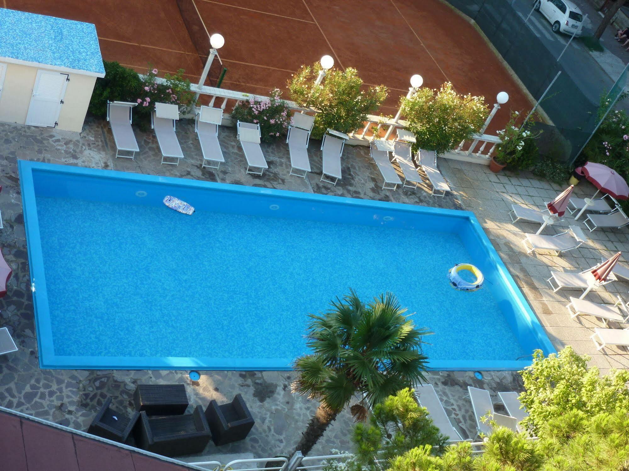 Hotel Franca ميلانو ماريتيما المظهر الخارجي الصورة