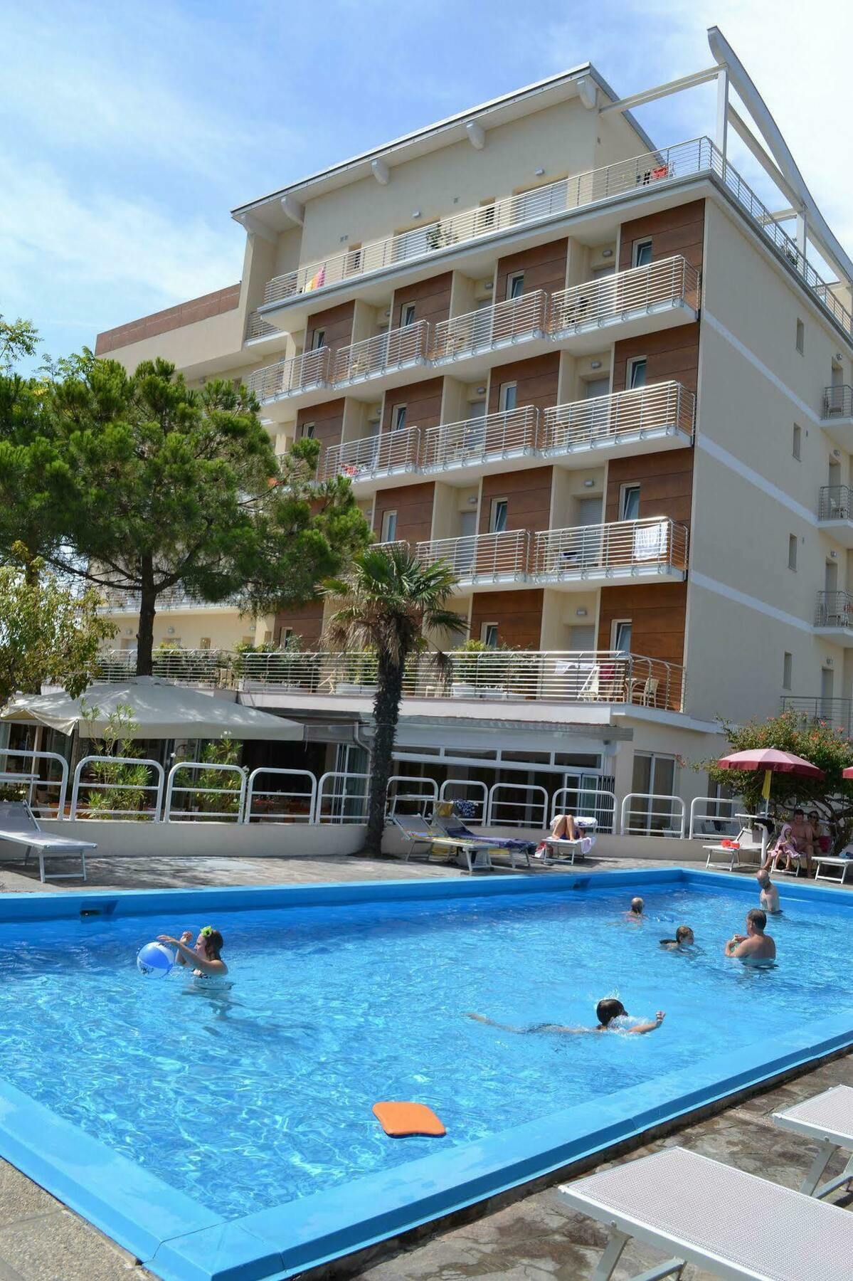 Hotel Franca ميلانو ماريتيما المظهر الخارجي الصورة